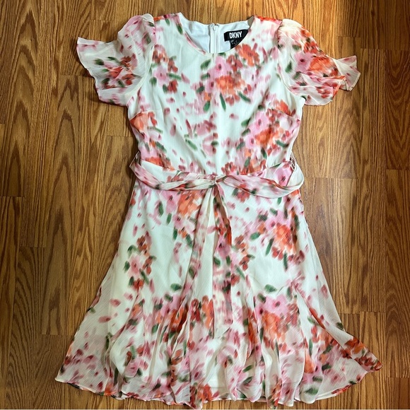 DKNY Floral Print Flutter Sleeve Belted Fit & Flare Dress Size 8 - Picture 14 of 16